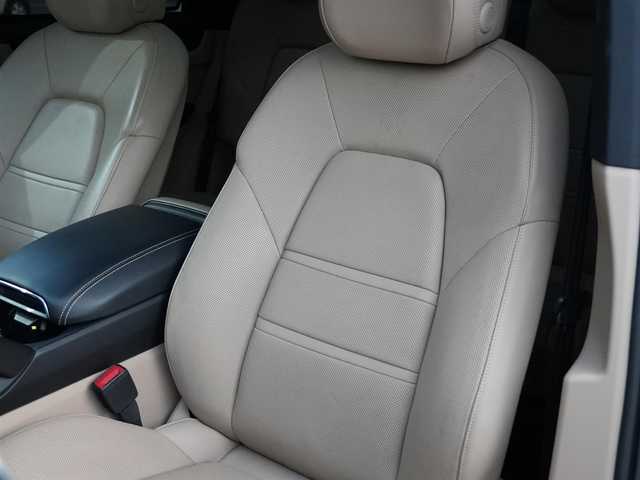 ポルシェ ポルシェ カイエン S 静岡県 2018(平30)年 4.7万km 青Ｍ スポーツクロノパッケージ/PCMナビBluetooth/ベージュレザーシート　シートヒーター /前後ベンチレーションシート/サラウンドカメラ（全方位カメラ）/パノラマサンルーフ/クロージングサポートドア /PDLSプラス/ブルメスターサラウンド/アンビエントライト /ポルシェアクティブセーフティ/衝突軽減ブレーキ　ACC/レーンチェンジアシスト/プライバシーガラス /エントリードライブ/21インチアルミホイール/カラークレスト/4ゾーンエアコン/ナイトビューアシスト/パワーバックドア  フットオープナー機能/DSRCETC/プライバシーガラス