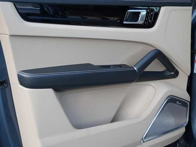 ポルシェ ポルシェ カイエン S 静岡県 2018(平30)年 4.7万km 青Ｍ スポーツクロノパッケージ/PCMナビBluetooth/ベージュレザーシート　シートヒーター /前後ベンチレーションシート/サラウンドカメラ（全方位カメラ）/パノラマサンルーフ/クロージングサポートドア /PDLSプラス/ブルメスターサラウンド/アンビエントライト /ポルシェアクティブセーフティ/衝突軽減ブレーキ　ACC/レーンチェンジアシスト/プライバシーガラス /エントリードライブ/21インチアルミホイール/カラークレスト/4ゾーンエアコン/ナイトビューアシスト/パワーバックドア  フットオープナー機能/DSRCETC/プライバシーガラス