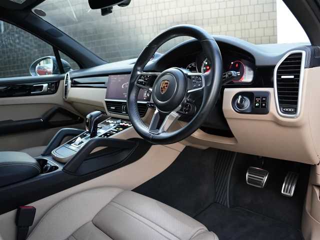 ポルシェ ポルシェ カイエン S 静岡県 2018(平30)年 4.7万km 青Ｍ スポーツクロノパッケージ/PCMナビBluetooth/ベージュレザーシート　シートヒーター /前後ベンチレーションシート/サラウンドカメラ（全方位カメラ）/パノラマサンルーフ/クロージングサポートドア /PDLSプラス/ブルメスターサラウンド/アンビエントライト /ポルシェアクティブセーフティ/衝突軽減ブレーキ　ACC/レーンチェンジアシスト/プライバシーガラス /エントリードライブ/21インチアルミホイール/カラークレスト/4ゾーンエアコン/ナイトビューアシスト/パワーバックドア  フットオープナー機能/DSRCETC/プライバシーガラス