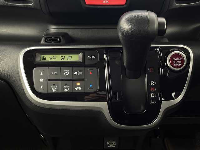 ホンダ Ｎ ＢＯＸ G 新潟県 2016(平28)年 4.5万km スマートブラック 禁煙車/社外メモリナビ/フルセグ/CN-HA01D/　CD/DVD/Bluetooth/スマートキー×２/オートエアコン/ドライブレコーダー/横滑り防止装置/ヘッドライトレベライザー/電動格納式ミラー/ドアバイザー/フロアマット