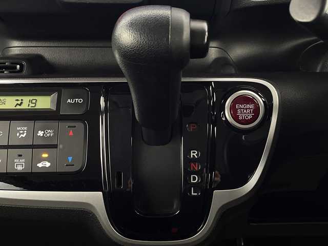 ホンダ Ｎ ＢＯＸ G 新潟県 2016(平28)年 4.5万km スマートブラック 禁煙車/社外メモリナビ/フルセグ/CN-HA01D/　CD/DVD/Bluetooth/スマートキー×２/オートエアコン/ドライブレコーダー/横滑り防止装置/ヘッドライトレベライザー/電動格納式ミラー/ドアバイザー/フロアマット