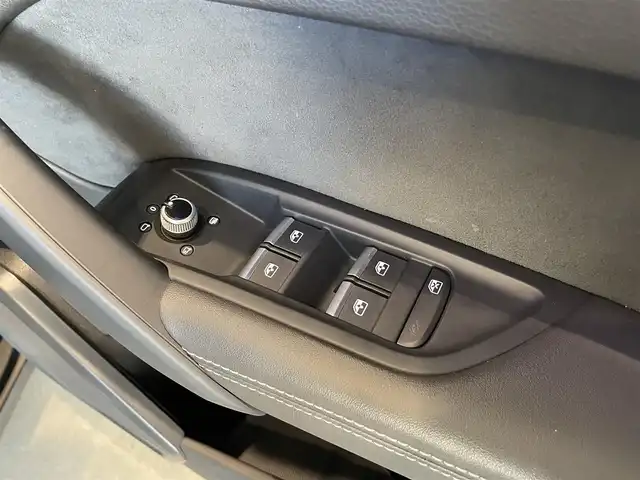 アウディ Ｑ５ SB 40TDIクワトロ Sライン 愛知県 2022(令4)年 3.2万km ミトスブラックメタリック ＳラインプラスＰＫＧ　/マトリクスＬＥＤ　/バーチャルコクピット　/ＭＭＩナビゲーション　/Ｂｌｕｅｔｏｏｔｈ　/３６０度カメラ　/ＡＣＣ　/ＬＫＡ　/ＢＳＭ　/ドライブレコーダー　/ＥＴＣ２．０　/パワーバックドア/アイドリングストップ/プッシュスタート/ウィンカーミラー