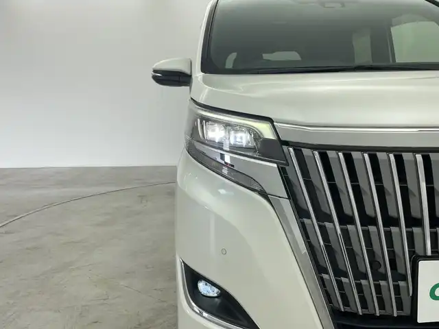トヨタ エスクァイア Gi 群馬県 2019(令1)年 7万km ホワイトパールクリスタルシャイン アルパイン９型ナビ　１０．１型後席モニター　衝突被害軽減ブレーキ　レーンアシスト　クルーズコントロール　両側電動スライドドア　シートヒーター　ドラレコ　ＥＴＣ　ＬＥＤライト　オートハイビーム　禁煙車
