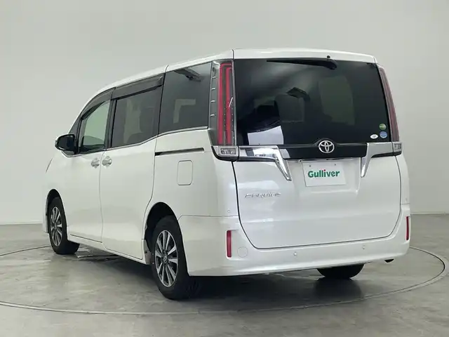 トヨタ エスクァイア Gi 群馬県 2019(令1)年 7万km ホワイトパールクリスタルシャイン アルパイン９型ナビ　１０．１型後席モニター　衝突被害軽減ブレーキ　レーンアシスト　クルーズコントロール　両側電動スライドドア　シートヒーター　ドラレコ　ＥＴＣ　ＬＥＤライト　オートハイビーム　禁煙車