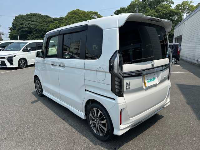 ホンダ Ｎ ＢＯＸ カスタム L 大阪府 2021(令3)年 2.5万km プラチナホワイトパール 純正ナビ(BT/CD/USB)/バックカメラ/衝突被害軽減システム/レーンキープアシスト/コーナーセンサー/オートライト/オートマチックハイビーム/レーダークルーズコントロール/純正アルミホイール/純正フロアマット/シートヒーター/ドライブレコーダー/ビルトインETC/両側パワースライドドア/シーケンシャルウインカー/電動格納ミラー/ドアバイザー/LEDヘッドライト/スマートキー×2