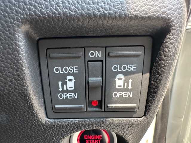 ホンダ Ｎ ＢＯＸ カスタム L 大阪府 2021(令3)年 2.5万km プラチナホワイトパール 純正ナビ(BT/CD/USB)/バックカメラ/衝突被害軽減システム/レーンキープアシスト/コーナーセンサー/オートライト/オートマチックハイビーム/レーダークルーズコントロール/純正アルミホイール/純正フロアマット/シートヒーター/ドライブレコーダー/ビルトインETC/両側パワースライドドア/シーケンシャルウインカー/電動格納ミラー/ドアバイザー/LEDヘッドライト/スマートキー×2