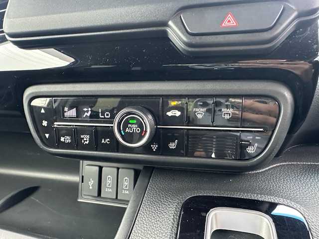 ホンダ Ｎ ＢＯＸ カスタム L 大阪府 2021(令3)年 2.5万km プラチナホワイトパール 純正ナビ(BT/CD/USB)/バックカメラ/衝突被害軽減システム/レーンキープアシスト/コーナーセンサー/オートライト/オートマチックハイビーム/レーダークルーズコントロール/純正アルミホイール/純正フロアマット/シートヒーター/ドライブレコーダー/ビルトインETC/両側パワースライドドア/シーケンシャルウインカー/電動格納ミラー/ドアバイザー/LEDヘッドライト/スマートキー×2