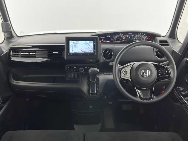 ホンダ Ｎ ＢＯＸ カスタム L 長野県 2021(令3)年 2.5万km プラチナホワイトパール 純正ナビ(BT/CD/USB)/バックカメラ/衝突被害軽減システム/レーンキープアシスト/コーナーセンサー/オートライト/オートマチックハイビーム/レーダークルーズコントロール/純正アルミホイール/純正フロアマット/シートヒーター/ドライブレコーダー/ビルトインETC/両側パワースライドドア/シーケンシャルウインカー/電動格納ミラー/ドアバイザー/LEDヘッドライト/スマートキー×2