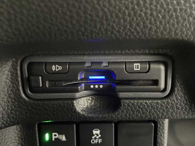 ホンダ Ｎ ＢＯＸ カスタム L 長野県 2021(令3)年 2.5万km プラチナホワイトパール 純正ナビ(BT/CD/USB)/バックカメラ/衝突被害軽減システム/レーンキープアシスト/コーナーセンサー/オートライト/オートマチックハイビーム/レーダークルーズコントロール/純正アルミホイール/純正フロアマット/シートヒーター/ドライブレコーダー/ビルトインETC/両側パワースライドドア/シーケンシャルウインカー/電動格納ミラー/ドアバイザー/LEDヘッドライト/スマートキー×2