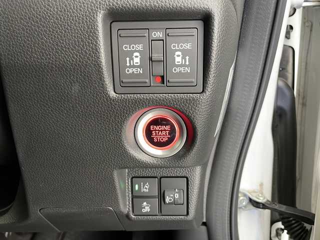 ホンダ Ｎ ＢＯＸ カスタム L 長野県 2021(令3)年 2.5万km プラチナホワイトパール 純正ナビ(BT/CD/USB)/バックカメラ/衝突被害軽減システム/レーンキープアシスト/コーナーセンサー/オートライト/オートマチックハイビーム/レーダークルーズコントロール/純正アルミホイール/純正フロアマット/シートヒーター/ドライブレコーダー/ビルトインETC/両側パワースライドドア/シーケンシャルウインカー/電動格納ミラー/ドアバイザー/LEDヘッドライト/スマートキー×2