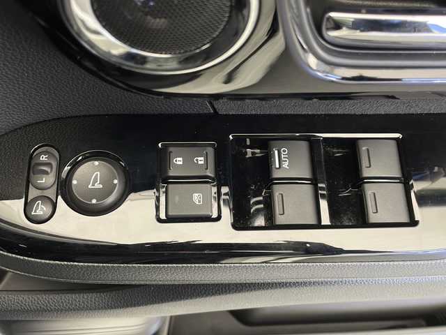 ホンダ Ｎ ＢＯＸ カスタム L 長野県 2021(令3)年 2.5万km プラチナホワイトパール 純正ナビ(BT/CD/USB)/バックカメラ/衝突被害軽減システム/レーンキープアシスト/コーナーセンサー/オートライト/オートマチックハイビーム/レーダークルーズコントロール/純正アルミホイール/純正フロアマット/シートヒーター/ドライブレコーダー/ビルトインETC/両側パワースライドドア/シーケンシャルウインカー/電動格納ミラー/ドアバイザー/LEDヘッドライト/スマートキー×2