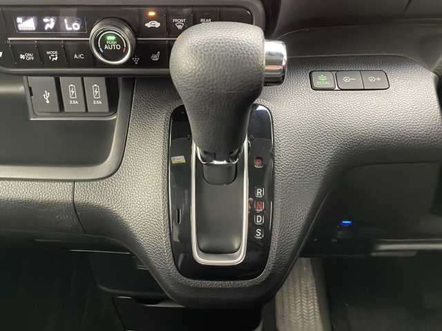 ホンダ Ｎ ＢＯＸ カスタム L 長野県 2021(令3)年 2.5万km プラチナホワイトパール 純正ナビ(BT/CD/USB)/バックカメラ/衝突被害軽減システム/レーンキープアシスト/コーナーセンサー/オートライト/オートマチックハイビーム/レーダークルーズコントロール/純正アルミホイール/純正フロアマット/シートヒーター/ドライブレコーダー/ビルトインETC/両側パワースライドドア/シーケンシャルウインカー/電動格納ミラー/ドアバイザー/LEDヘッドライト/スマートキー×2