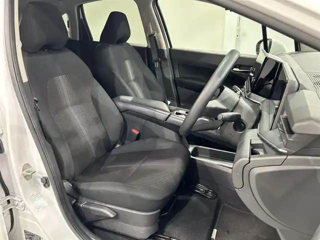 日産 ノート X 愛知県 2023(令5)年 3.9万km ピュアホワイトパール 純正９インチナビ　/（Bluetooth/フルセグTV/FM/AM/CarPlay/USB/HDMI)/アラウンドビューモニター　/ワイヤレス充電　/プロパイロット　/エマージェンシーブレーキ　/ビルトインＥＴＣ２．０　/ブラインドスポットモニター　/デジタルインナーミラー　/車線逸脱警報　/ソナー/純正フロアマット/プッシュスタート/　　-スマートキー
