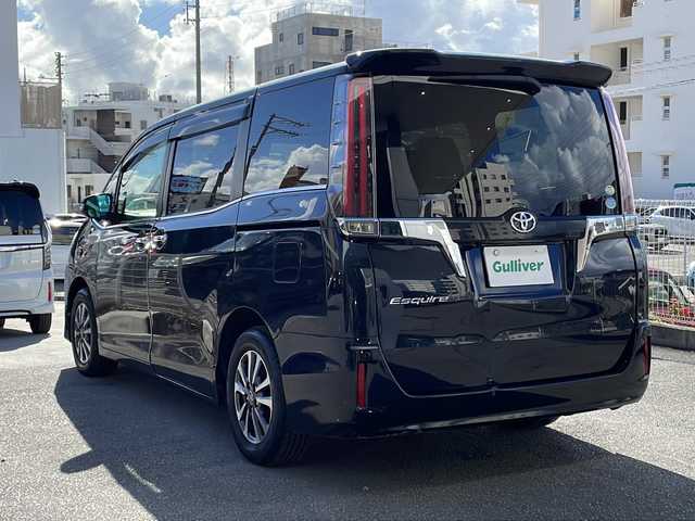 トヨタ エスクァイア Gi 沖縄県 2018(平30)年 4.6万km ブラッキッシュアゲハガラスフレーク ワンオーナー/８インチナビ/フルセグＴＶ/フリップダウンモニター/オーディオ（ＤＶＤ、ＣＤ、Ｂｌｕｅｔｏｏｔｈ）/バックカメラ/両側パワースライドドア/ビルトインＥＴＣ/ＬＥＤヘッドライト/フォグライト/スマートキー/リアスポイラー