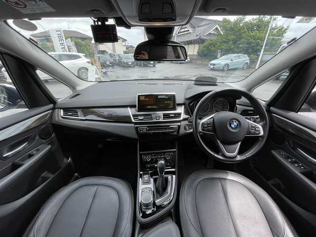 ＢＭＷ ２１８ｄ アクティブツアラー ラグジュアリー 栃木県 2018(平30)年 4.6万km ミネラルホワイト ヘッドアップディスプレイ/インテリジェントセーフティ/コンフォートアクセス/パークディスタンスコントロール/アクティブクルーズコントロール/黒革シート/パワーシート /シートヒーター /社外TVチューナー/ナビ/バックカメラ/ミラーETC/ドライブレコーダー/パワーテールゲート/LEDヘッドライト/オートライト