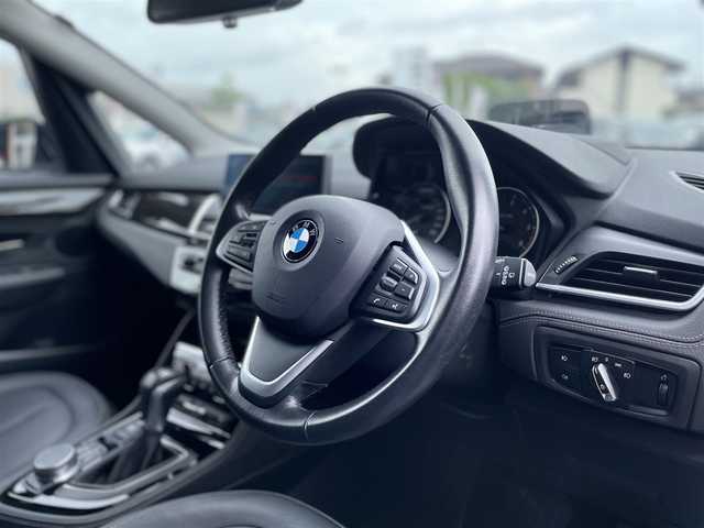 ＢＭＷ ２１８ｄ アクティブツアラー ラグジュアリー 栃木県 2018(平30)年 4.6万km ミネラルホワイト ヘッドアップディスプレイ/インテリジェントセーフティ/コンフォートアクセス/パークディスタンスコントロール/アクティブクルーズコントロール/黒革シート/パワーシート /シートヒーター /社外TVチューナー/ナビ/バックカメラ/ミラーETC/ドライブレコーダー/パワーテールゲート/LEDヘッドライト/オートライト