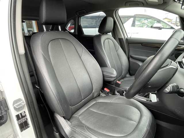 ＢＭＷ ２１８ｄ アクティブツアラー ラグジュアリー 栃木県 2018(平30)年 4.6万km ミネラルホワイト ヘッドアップディスプレイ/インテリジェントセーフティ/コンフォートアクセス/パークディスタンスコントロール/アクティブクルーズコントロール/黒革シート/パワーシート /シートヒーター /社外TVチューナー/ナビ/バックカメラ/ミラーETC/ドライブレコーダー/パワーテールゲート/LEDヘッドライト/オートライト
