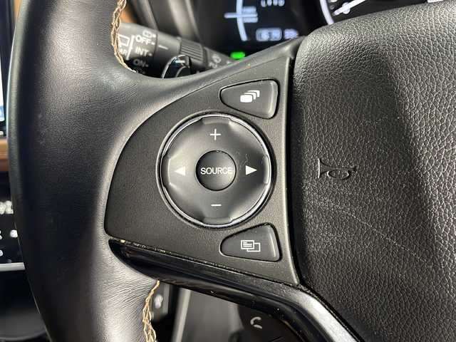 ホンダ ヴェゼル ハイブリッド Z ホンダセンシング 広島県 2019(令1)年 5.1万km プラチナホワイトパール ホンダセンシング/・衝突軽減ブレーキ〈CMBS〉/・誤発進抑制機能/・歩行者事故低減ステアリング/・路外逸脱抑制機能/・ACC〈アダプティブ・クルーズ・コントロール〉/・LKAS〈車線維持支援システム〉/・先行車発進お知らせ機能/・標識認識機能/純正8インチナビ/・CD/DVD/DTV/Bluetooth/HDMI/USB/バックカメラ/ハーフレザーシート/シートヒーター/LEDオートライト/ステアリングスイッチ/パドルシフト/ドライブレコーダー/ビルトインETC/純正フロアマット/ドアバイザー/スマートキー/プッシュスタート /純正アルミホイール/ルーフレール