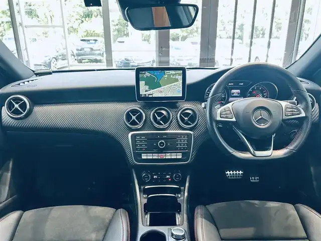 メルセデス・ベンツ Ａ１８０ スポーツ 大阪府 2016(平28)年 4.9万km カルサイトホワイト レーダーセーフティP/ワンオーナー/純正ナビ/TV/applecarplay/バックカメラ/純正18インチAW/LEDヘッドライト/ブラインドスポット/ACC/クリアランスソナー/ハーフレザー/Dメモリ付きパワーシート/シートヒーター/パドルシフト/スマートキー/ETC/ドラレコ
