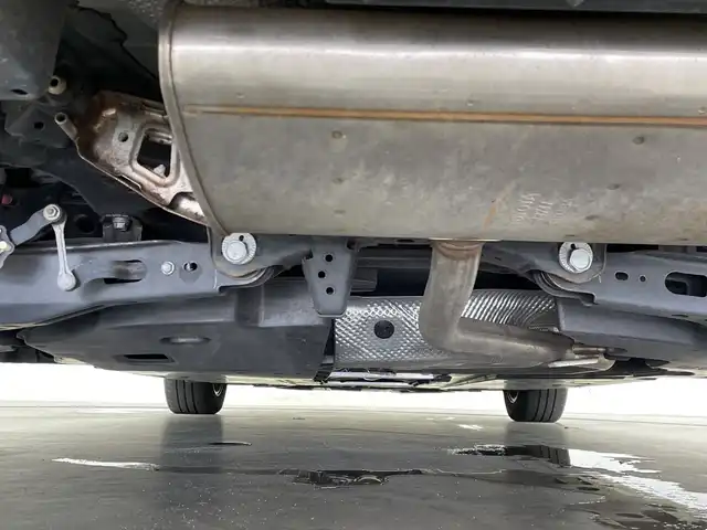 トヨタ プリウス S 三重県 2020(令2)年 5.2万km ホワイトパールクリスタルシャイン /禁煙車//モデリスタ15インチAW//LEDヘッドライト//バックカメラ//純正SDナビ//トヨタセーフティセンス//レーダークルーズ//プリクラッシュセーフティ//クリアランスソナー//パーキングサポートブレーキ//スマートキープッシュスタート//ふらつき検知機能//前後ドライブレコーダー//ステアリングスイッチ//ビルトインETC//ドライブモード切替//EVモード