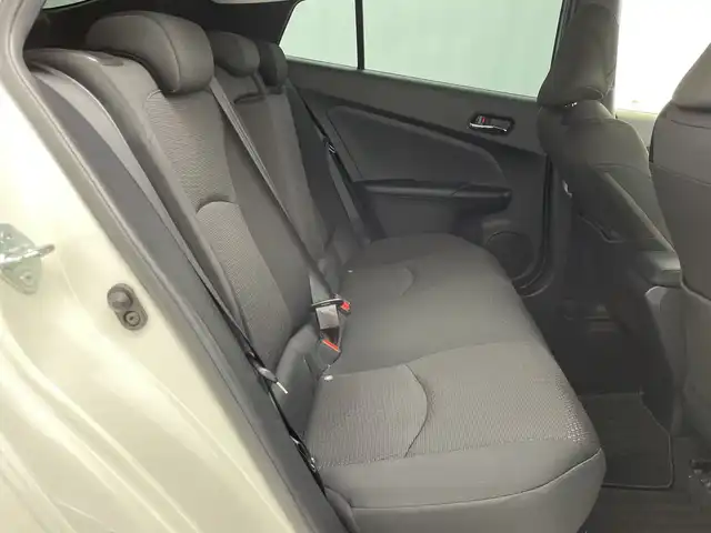 トヨタ プリウス S 三重県 2020(令2)年 5.2万km ホワイトパールクリスタルシャイン /禁煙車//モデリスタ15インチAW//LEDヘッドライト//バックカメラ//純正SDナビ//トヨタセーフティセンス//レーダークルーズ//プリクラッシュセーフティ//クリアランスソナー//パーキングサポートブレーキ//スマートキープッシュスタート//ふらつき検知機能//前後ドライブレコーダー//ステアリングスイッチ//ビルトインETC//ドライブモード切替//EVモード