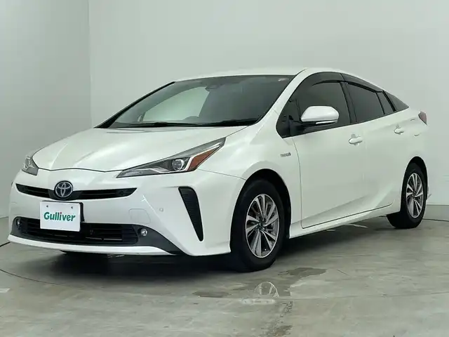 トヨタ プリウス S 三重県 2020(令2)年 5.2万km ホワイトパールクリスタルシャイン /禁煙車//モデリスタ15インチAW//LEDヘッドライト//バックカメラ//純正SDナビ//トヨタセーフティセンス//レーダークルーズ//プリクラッシュセーフティ//クリアランスソナー//パーキングサポートブレーキ//スマートキープッシュスタート//ふらつき検知機能//前後ドライブレコーダー//ステアリングスイッチ//ビルトインETC//ドライブモード切替//EVモード
