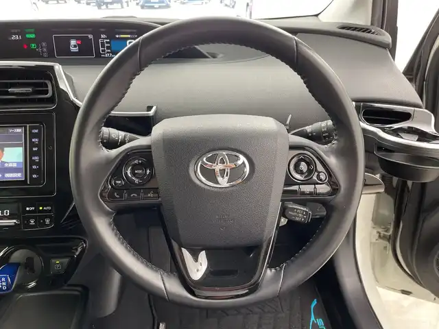 トヨタ プリウス S 三重県 2020(令2)年 5.2万km ホワイトパールクリスタルシャイン /禁煙車//モデリスタ15インチAW//LEDヘッドライト//バックカメラ//純正SDナビ//トヨタセーフティセンス//レーダークルーズ//プリクラッシュセーフティ//クリアランスソナー//パーキングサポートブレーキ//スマートキープッシュスタート//ふらつき検知機能//前後ドライブレコーダー//ステアリングスイッチ//ビルトインETC//ドライブモード切替//EVモード