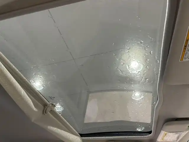 フィアット ５００ 1．2 8V ラウンジ 岐阜県 2008(平20)年 6.3万km ベージュ ガラスルーフ　/純正ホイール　/ETC　/ユピテル製ナビドラレコ機能付きTV　/純正オーディオ（CD・DVD・ラジオ）　/純正フロアマット　/リアフォグランプ　/パワーウィンドウ　/リモコンキー　/取扱説明書　/保証書　/ナビ取扱説明書