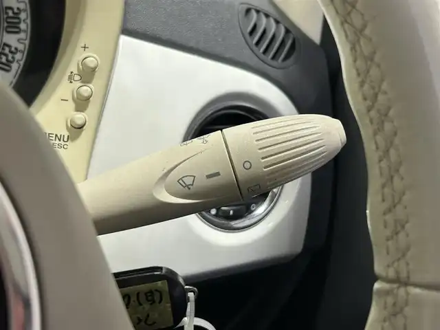 フィアット ５００ 1．2 8V ラウンジ 岐阜県 2008(平20)年 6.3万km ベージュ ガラスルーフ　/純正ホイール　/ETC　/ユピテル製ナビドラレコ機能付きTV　/純正オーディオ（CD・DVD・ラジオ）　/純正フロアマット　/リアフォグランプ　/パワーウィンドウ　/リモコンキー　/取扱説明書　/保証書　/ナビ取扱説明書