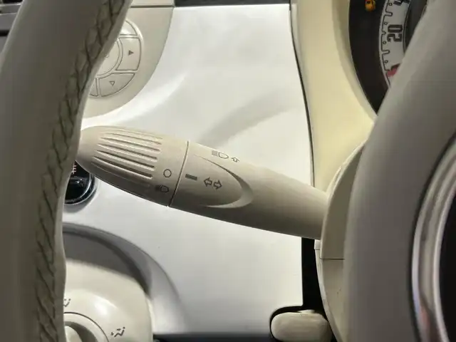 フィアット ５００ 1．2 8V ラウンジ 岐阜県 2008(平20)年 6.3万km ベージュ ガラスルーフ　/純正ホイール　/ETC　/ユピテル製ナビドラレコ機能付きTV　/純正オーディオ（CD・DVD・ラジオ）　/純正フロアマット　/リアフォグランプ　/パワーウィンドウ　/リモコンキー　/取扱説明書　/保証書　/ナビ取扱説明書