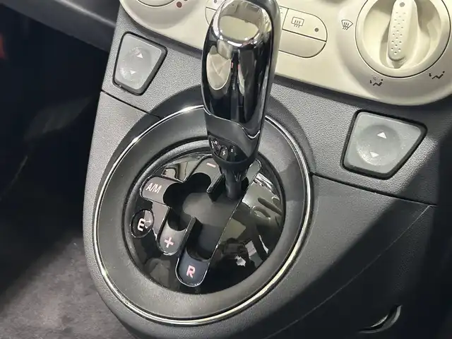 フィアット ５００ 1．2 8V ラウンジ 岐阜県 2008(平20)年 6.3万km ベージュ ガラスルーフ　/純正ホイール　/ETC　/ユピテル製ナビドラレコ機能付きTV　/純正オーディオ（CD・DVD・ラジオ）　/純正フロアマット　/リアフォグランプ　/パワーウィンドウ　/リモコンキー　/取扱説明書　/保証書　/ナビ取扱説明書