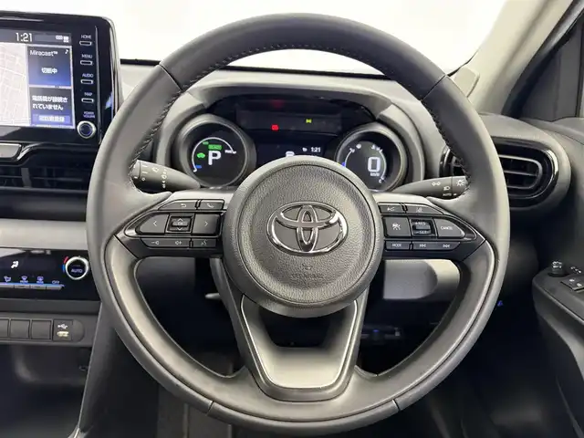 トヨタ ヤリスクロス ハイブリッド G 愛知県 2022(令4)年 4.3万km ブラックM 純正8.8インチディスプレイオーディオナビ/・フルセグTV/・Bluetooth/・AppleCarPlay/・AndroidAuto/・Miracast/・AM/FM/・USB/パノラミックビューモニター/・トヨタセーフティセンス/・プリクラッシュセーフティ/・レーダークルーズコントロール/・レーントレーシングアシスト/・オートマチックハイビーム/前方ドライブレコーダー/純正16インチアルミホイール/LEDヘッドライト/オートライト/ETC2.0/スマートキー