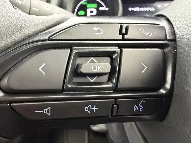 トヨタ ヤリスクロス ハイブリッド G 愛知県 2022(令4)年 4.3万km ブラックM 純正8.8インチディスプレイオーディオナビ/・フルセグTV/・Bluetooth/・AppleCarPlay/・AndroidAuto/・Miracast/・AM/FM/・USB/パノラミックビューモニター/・トヨタセーフティセンス/・プリクラッシュセーフティ/・レーダークルーズコントロール/・レーントレーシングアシスト/・オートマチックハイビーム/前方ドライブレコーダー/純正16インチアルミホイール/LEDヘッドライト/オートライト/ETC2.0/スマートキー