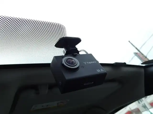 トヨタ ノア X 千葉県 2020(令2)年 2.8万km シルバーM トヨタ純正ナビ（NSCN-W68）/・フルセグTV/・Bluetooth/・バックカメラ/・CD/DVD再生/Toyota Safety Sense/・PCS（プルクラッシュセーフティ）/・LDA（レーンディパーチャーアラート）/・オートマチックハイビーム/・先行車発進告知機能/クルーズコントロール/パワースライドドア/アイドリングストップ/ETC/ウィンカーミラー/USB入力端子/純正フロアマット/スペアキー/取扱説明書