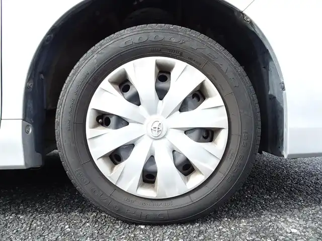 トヨタ ノア X 千葉県 2020(令2)年 2.8万km シルバーM トヨタ純正ナビ（NSCN-W68）/・フルセグTV/・Bluetooth/・バックカメラ/・CD/DVD再生/Toyota Safety Sense/・PCS（プルクラッシュセーフティ）/・LDA（レーンディパーチャーアラート）/・オートマチックハイビーム/・先行車発進告知機能/クルーズコントロール/パワースライドドア/アイドリングストップ/ETC/ウィンカーミラー/USB入力端子/純正フロアマット/スペアキー/取扱説明書