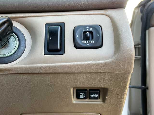 トヨタ ウィンダム コーチエディション 福岡県 2001(平13)年 10.9万km ホワイトパールクリスタルシャイン 純正ナビ/DISC/AM/FM/TAPE/ETC/電動格納ミラー/パワーシート（D)/ドラレコ付きルームミラー（前）