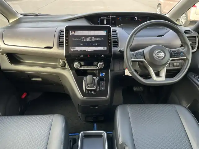 日産 セレナ e－パワー ハイウェイスター V 岡山県 2021(令3)年 3.1万km ブリリアントホワイトパール ワンオーナー/禁煙車/OP:防水シート/純正10インチナビ/　(CD/DVD/フルセグTV/Bluetooth)/純正フリップダウンモニター/デジタルインナーミラー/全方位/フロント/両サイド/バックカメラ/プロパイロット/側方支援/後側方支援(ブラインドスポットモニター)/エマージェンシーブレーキ/速度標識表示/道路標識表示/駐車支援/ふらつき警報/純正ドライブレコーダー/ETC/ハンズフリー両側パワースライドドア/革巻きステアリング/ステアリングスイッチ/純正LEDヘッドライト/フォグライト/オートライト/プッシュスタート/スマートキー/アイドリングストップ/純正アルミホイール 16インチ/ドアバイザー/ロールサンシェード/電動格納ミラー/純正フロアマット/リアプライバシーガラス/横滑防止装置/盗難防止装置/取扱説明書/新車時整備手帳（保証書）