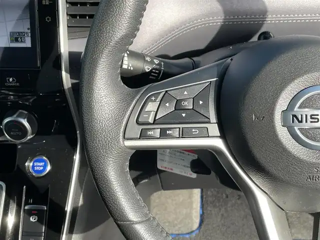 日産 セレナ e－パワー ハイウェイスター V 岡山県 2021(令3)年 3.1万km ブリリアントホワイトパール ワンオーナー/禁煙車/OP:防水シート/純正10インチナビ/　(CD/DVD/フルセグTV/Bluetooth)/純正フリップダウンモニター/デジタルインナーミラー/全方位/フロント/両サイド/バックカメラ/プロパイロット/側方支援/後側方支援(ブラインドスポットモニター)/エマージェンシーブレーキ/速度標識表示/道路標識表示/駐車支援/ふらつき警報/純正ドライブレコーダー/ETC/ハンズフリー両側パワースライドドア/革巻きステアリング/ステアリングスイッチ/純正LEDヘッドライト/フォグライト/オートライト/プッシュスタート/スマートキー/アイドリングストップ/純正アルミホイール 16インチ/ドアバイザー/ロールサンシェード/電動格納ミラー/純正フロアマット/リアプライバシーガラス/横滑防止装置/盗難防止装置/取扱説明書/新車時整備手帳（保証書）