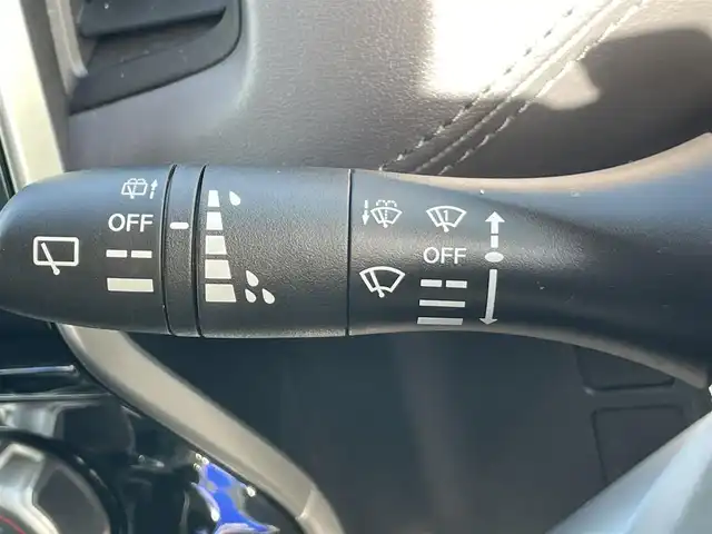 日産 セレナ e－パワー ハイウェイスター V 岡山県 2021(令3)年 3.1万km ブリリアントホワイトパール ワンオーナー/禁煙車/OP:防水シート/純正10インチナビ/　(CD/DVD/フルセグTV/Bluetooth)/純正フリップダウンモニター/デジタルインナーミラー/全方位/フロント/両サイド/バックカメラ/プロパイロット/側方支援/後側方支援(ブラインドスポットモニター)/エマージェンシーブレーキ/速度標識表示/道路標識表示/駐車支援/ふらつき警報/純正ドライブレコーダー/ETC/ハンズフリー両側パワースライドドア/革巻きステアリング/ステアリングスイッチ/純正LEDヘッドライト/フォグライト/オートライト/プッシュスタート/スマートキー/アイドリングストップ/純正アルミホイール 16インチ/ドアバイザー/ロールサンシェード/電動格納ミラー/純正フロアマット/リアプライバシーガラス/横滑防止装置/盗難防止装置/取扱説明書/新車時整備手帳（保証書）