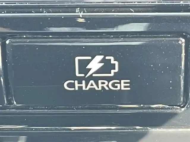 日産 セレナ e－パワー ハイウェイスター V 岡山県 2021(令3)年 3.1万km ブリリアントホワイトパール ワンオーナー/禁煙車/OP:防水シート/純正10インチナビ/　(CD/DVD/フルセグTV/Bluetooth)/純正フリップダウンモニター/デジタルインナーミラー/全方位/フロント/両サイド/バックカメラ/プロパイロット/側方支援/後側方支援(ブラインドスポットモニター)/エマージェンシーブレーキ/速度標識表示/道路標識表示/駐車支援/ふらつき警報/純正ドライブレコーダー/ETC/ハンズフリー両側パワースライドドア/革巻きステアリング/ステアリングスイッチ/純正LEDヘッドライト/フォグライト/オートライト/プッシュスタート/スマートキー/アイドリングストップ/純正アルミホイール 16インチ/ドアバイザー/ロールサンシェード/電動格納ミラー/純正フロアマット/リアプライバシーガラス/横滑防止装置/盗難防止装置/取扱説明書/新車時整備手帳（保証書）