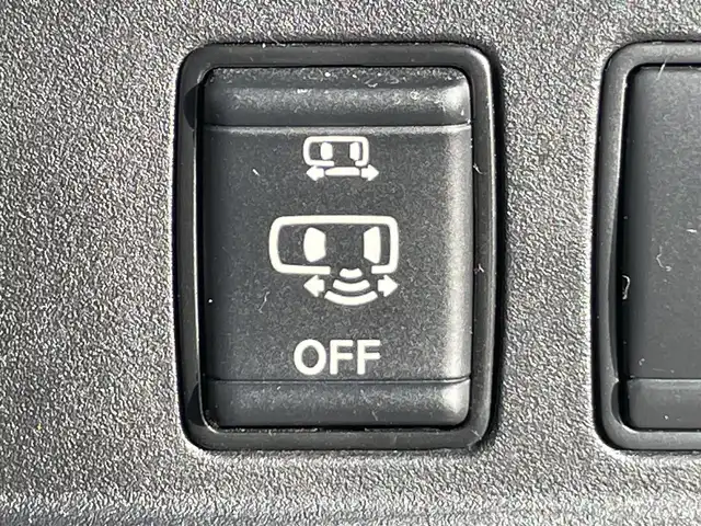 日産 セレナ e－パワー ハイウェイスター V 岡山県 2021(令3)年 3.1万km ブリリアントホワイトパール ワンオーナー/禁煙車/OP:防水シート/純正10インチナビ/　(CD/DVD/フルセグTV/Bluetooth)/純正フリップダウンモニター/デジタルインナーミラー/全方位/フロント/両サイド/バックカメラ/プロパイロット/側方支援/後側方支援(ブラインドスポットモニター)/エマージェンシーブレーキ/速度標識表示/道路標識表示/駐車支援/ふらつき警報/純正ドライブレコーダー/ETC/ハンズフリー両側パワースライドドア/革巻きステアリング/ステアリングスイッチ/純正LEDヘッドライト/フォグライト/オートライト/プッシュスタート/スマートキー/アイドリングストップ/純正アルミホイール 16インチ/ドアバイザー/ロールサンシェード/電動格納ミラー/純正フロアマット/リアプライバシーガラス/横滑防止装置/盗難防止装置/取扱説明書/新車時整備手帳（保証書）