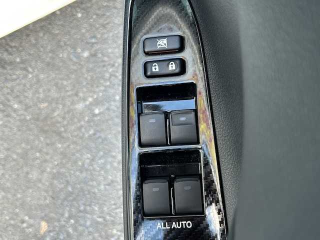 トヨタ マークＸ GRMN 宮城県 2019(令1)年 1.2万km ホワイトパールクリスタルシャイン 登録時走行距離１１７２５ｋｍ/プッシュスタート/寒冷地仕様/SPORTモードスイッチ/横滑り防止/ステアリングリモコン/パワーステアリング/パワーウインド/電格ミラー/LEDBEAMスイッチ/オートライト/AAC/ドラレコ(前)/ETC/純正フロアマット/純正GRホワイトキャリパー/GR・MN専用チューニングサスペンション/LEDヘッドライト/タイヤ【ブリヂストン・ポテンザRE050A】19年製