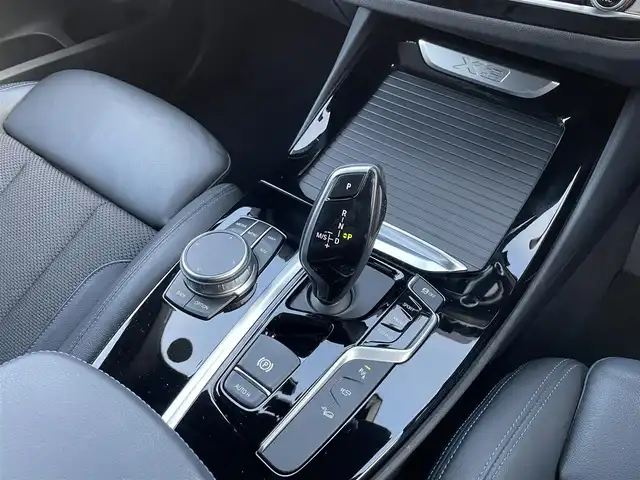 ＢＭＷ Ｘ３ xDrive20d Mスポーツ 東京都 2020(令2)年 5.8万km サファイアブラックP Mスポーツ/純正ナビ/フルセグTV/トップビュー+サイドビューカメラ/ヘッドアップディスプレイ/ETC2.0/前後ドライブレコーダー/ハーフレザーシート/前席パワーシート/シートヒーター/純正20インチアルミホイール/電動リアゲート/LEDヘッドライト/コーナーセンサー/アクティブクルーズコントロール