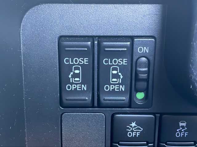 トヨタ ルーミー カスタムG 三重県 2018(平30)年 3.8万km パールホワイトⅢ 純正７型ナビ/バックカメラ/純正ドラレコ/ＥＴＣ/両側パワースライドドア/ステアリングスイッチ/クルーズコントロール/レーンキープアシスト/クリアランスソナー/衝突被害軽減システム/先行車発進告知/ＬＥＤオートライト/オートマチックハイビーム/電動格納ミラー/禁煙車