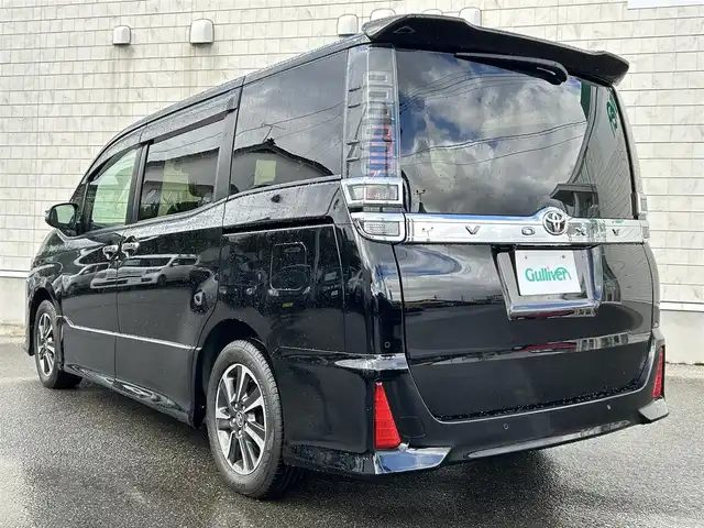 トヨタ ヴォクシー ZS 煌Ⅱ 山形県 2020(令2)年 3.9万km ブラック 純正9型ナビ/・(CD/DVD/フルセグ/BT)/フリップダウンモニター/バックカメラ/両側パワースライドドア/Toyota Safety Sense/・衝突軽減システム/・レーンキープアシスト/：オートハイビーム/クルーズコントロール/ビルトインETC2.0/純正アルミホイール/LEDヘッドライト/スマートキー