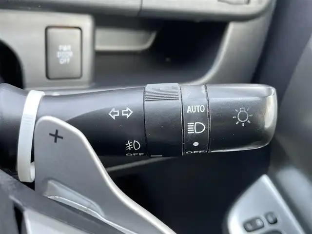 トヨタ ヴォクシー ZS 煌Ⅲ 千葉県 2013(平25)年 8.7万km ホワイトパールクリスタルシャイン ワンオーナー/純正SDナビ【NSZT-W62G】/・CD/DVD/MSV/Bluetooth/フルセグTV/純正フリップダウンモニター/バックカメラ/両後パワースライドドア/スマートキー/純正キセノンヘッドライト/フォグランプ/パドルシフト/ビルトインETC/本革巻きステアリング/ドアバイザー/純正16インチアルミホイール/新車時保証書＆取扱説明書