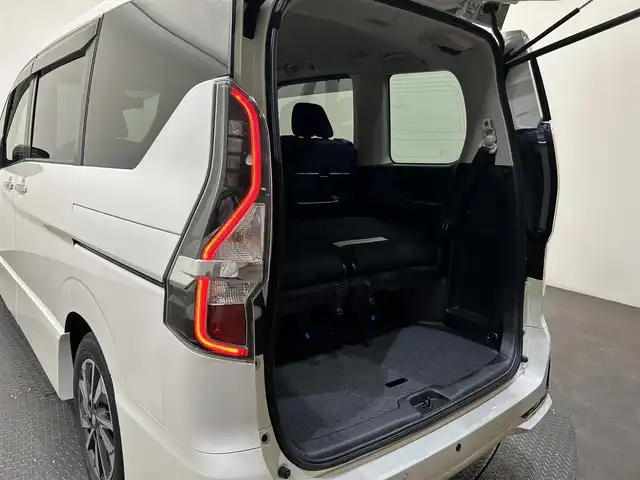 日産 セレナ ハイウェイスター V 愛媛県 2021(令3)年 2.2万km ブリリアントホワイトパール ワンオーナー/純正10インチモニターメモリーナビ/フルセグ/CD/DVD/Bluetooth/全方位カメラ　/両側パワースライドドア/全方位運転支援システム/・プロパイロット/・車線逸脱防止支援システム/・インテリジェントエマージェンシーブレーキ/・後方・後退時車両検知警報/・ブラインドスポットモニター/LEDオートヘッドライト/デジタルインナーミラー/スペアキー　/ステアリングリモコン/アイドリングストップ/ETC/前方ドライブレコーダー