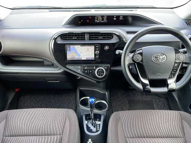 トヨタ アクア G 山口県 2018(平30)年 4.4万km スーパーホワイトⅡ 純正SDナビ【NSZT-W66T】/Bluetooth/フルセグテレビ/CD/DVD/バックカメラ/ビルトインETC/ドライブレコーダー/クルーズコントロール/純正フロアマット/純正15インチスチールホイール/ステアリングスイッチ/本革ステアリング/プッシュスタート/スマートキー/ドアバイザー/レーンキープアシスト/トヨタセーフティ