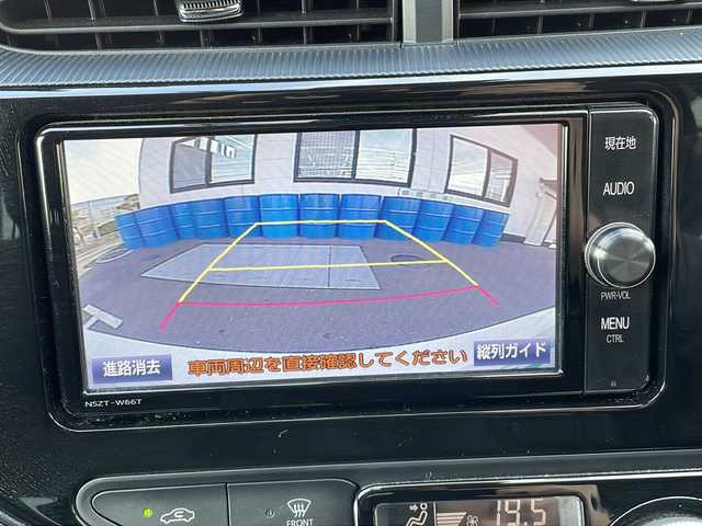 トヨタ アクア G 山口県 2018(平30)年 4.4万km スーパーホワイトⅡ 純正SDナビ【NSZT-W66T】/Bluetooth/フルセグテレビ/CD/DVD/バックカメラ/ビルトインETC/ドライブレコーダー/クルーズコントロール/純正フロアマット/純正15インチスチールホイール/ステアリングスイッチ/本革ステアリング/プッシュスタート/スマートキー/ドアバイザー/レーンキープアシスト/トヨタセーフティ