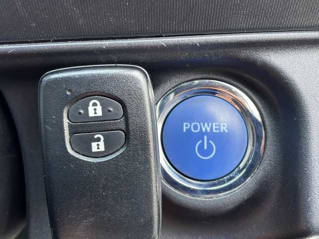 トヨタ アクア G 山口県 2018(平30)年 4.4万km スーパーホワイトⅡ 純正SDナビ【NSZT-W66T】/Bluetooth/フルセグテレビ/CD/DVD/バックカメラ/ビルトインETC/ドライブレコーダー/クルーズコントロール/純正フロアマット/純正15インチスチールホイール/ステアリングスイッチ/本革ステアリング/プッシュスタート/スマートキー/ドアバイザー/レーンキープアシスト/トヨタセーフティ